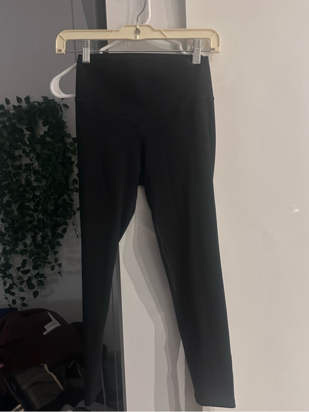 aerie offline real me xtra black leggings in 7/8 length short